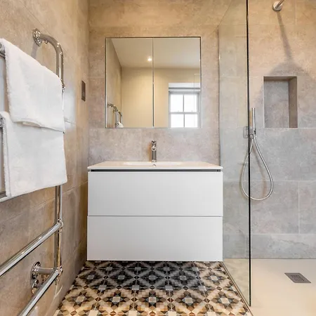 בית נופש The Small House At The Heaning Estate *