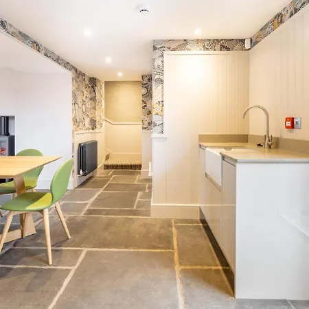 בית נופש The Small House At The Heaning Estate *