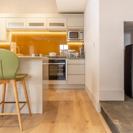 The Small House At The Heaning Estate 펜션 *