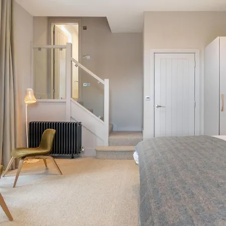 The Small House At The Heaning Estate *